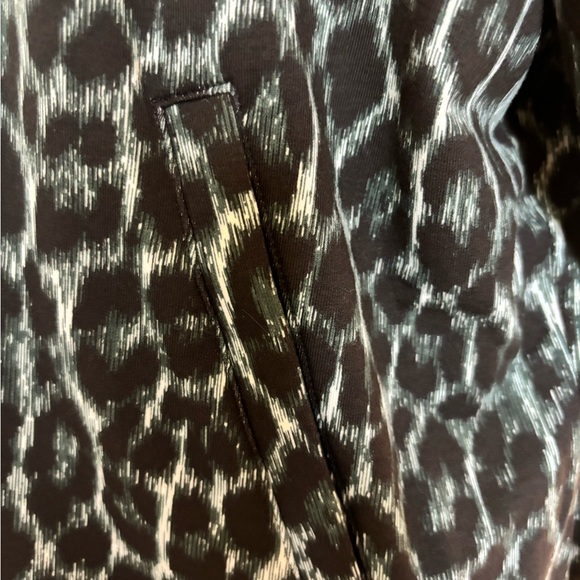 Lisa Rinna Collection Animal Print Bomber Jacket - Picture 5 of 6